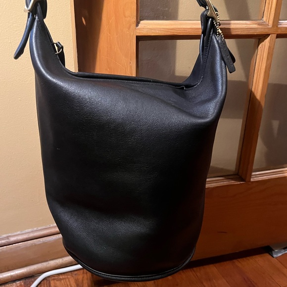 Large Bucket Coach Bag 💯 - Picture 7 of 12